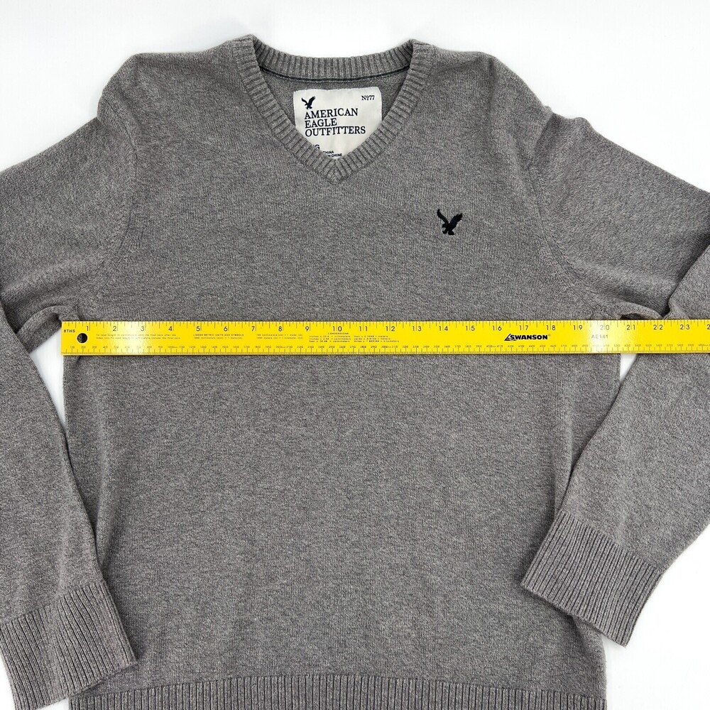 American Eagle AEO Sweater mens Large Grey Pullover V-Neck Logo Knit Outdoor - Picture 6 of 9